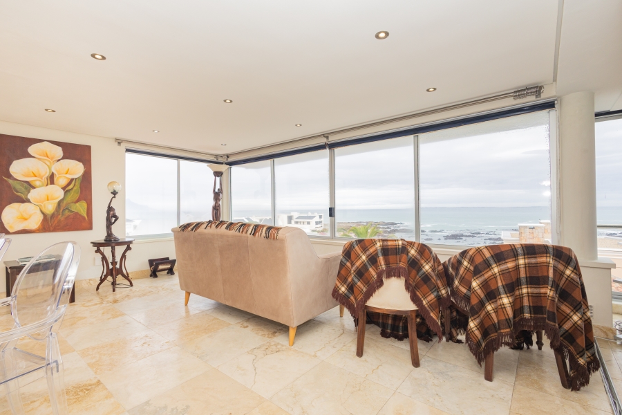 6 Bedroom Property for Sale in Bloubergstrand Western Cape